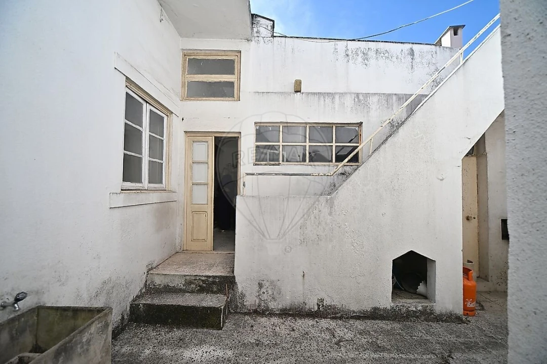 Moradia T3 para Venda em Loures Foto 31