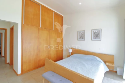 Moradia T5 para Venda em Porto Judeu