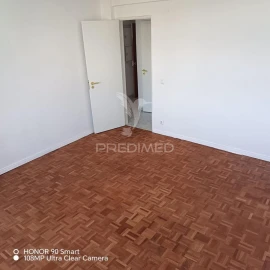 Apartamento T1 para Venda em Agualva e Mira-Sintra