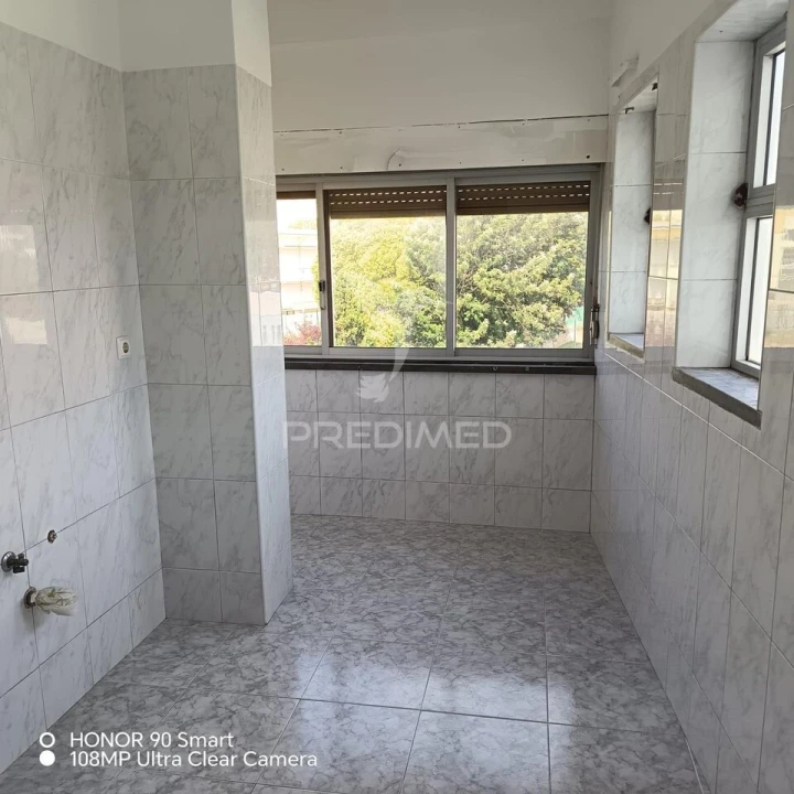 Apartamento T1 para Venda em Agualva e Mira-Sintra Foto 8