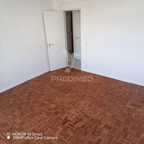 Apartamento T1 para Venda em Agualva e Mira-Sintra Foto 2