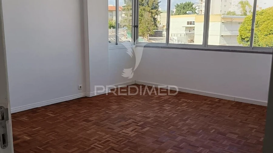Apartamento T1 para Venda em Agualva e Mira-Sintra