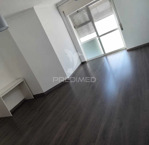 Apartamento T3 para Venda em Sé e São Lourenço Foto 3