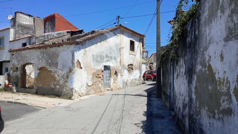 Moradia T3 para Venda em Aveiras de Cima