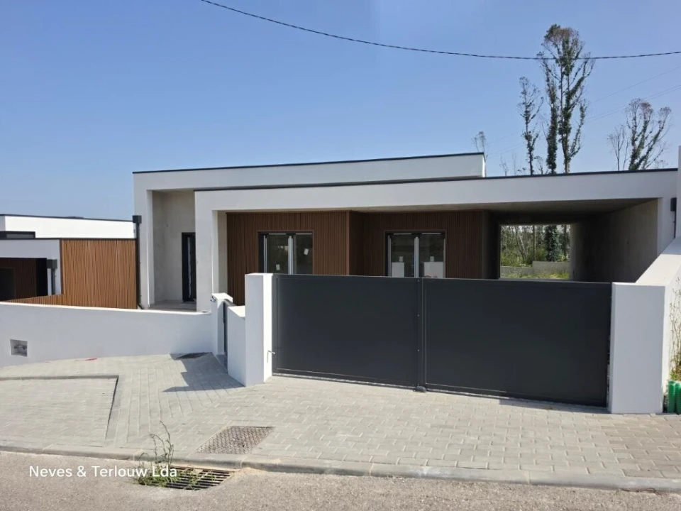 Moradia T3 para Venda em Souto da Carpalhosa e Ortigosa Foto 2