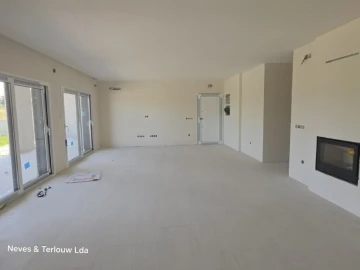 Moradia T3 para Venda em Souto da Carpalhosa e Ortigosa