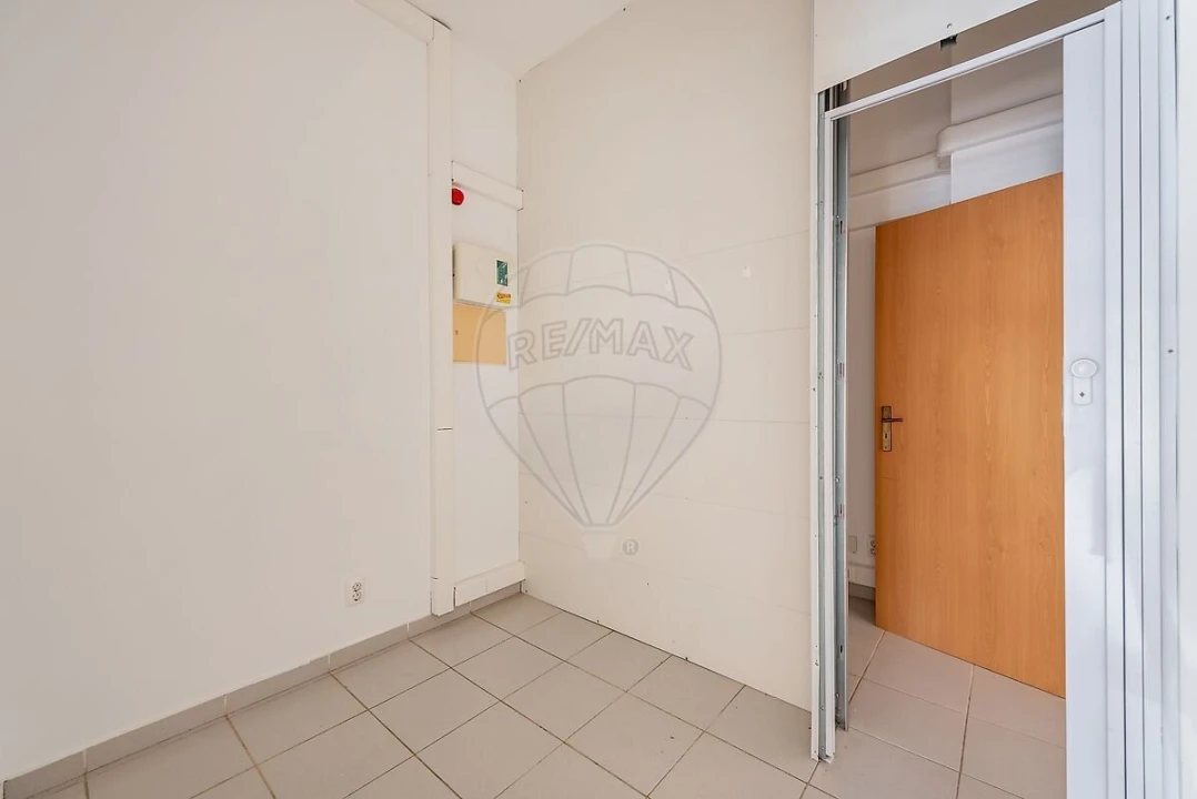 Loja para Venda em Lagos (São Sebastião e Santa Maria) Foto 8