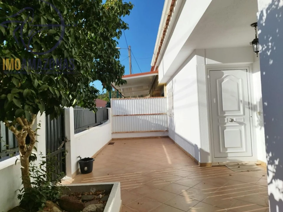 Moradia T2 para Venda em Silves Foto 3