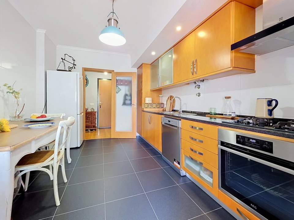 Apartamento T2 para Venda em Portimão Foto 8