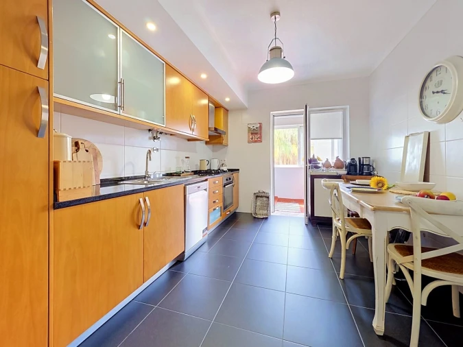 Apartamento T2 para Venda em Portimão Foto 6