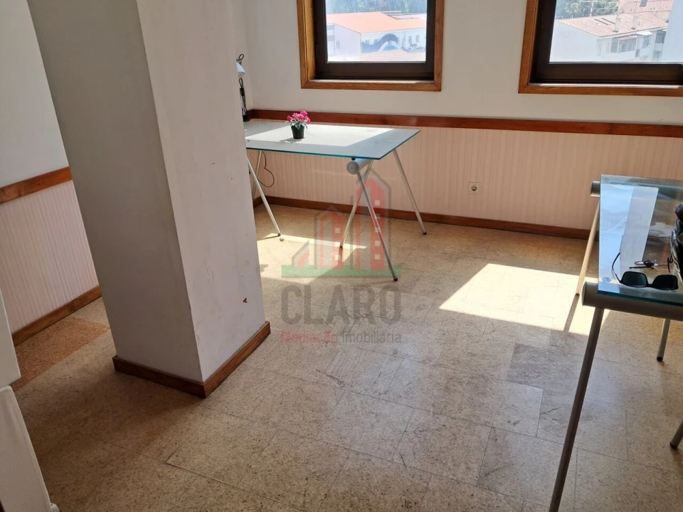 Escritório para Arrendamento em Sé Nova, Santa Cruz, Almedina e São Bartolomeu Foto 7