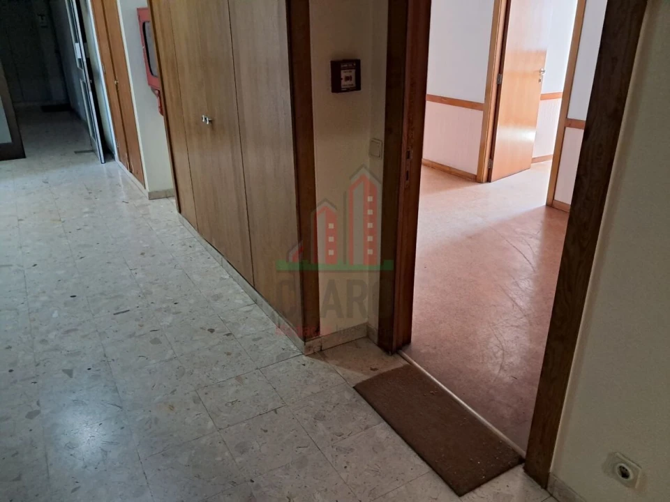 Escritório para Arrendamento em Sé Nova, Santa Cruz, Almedina e São Bartolomeu Foto 26