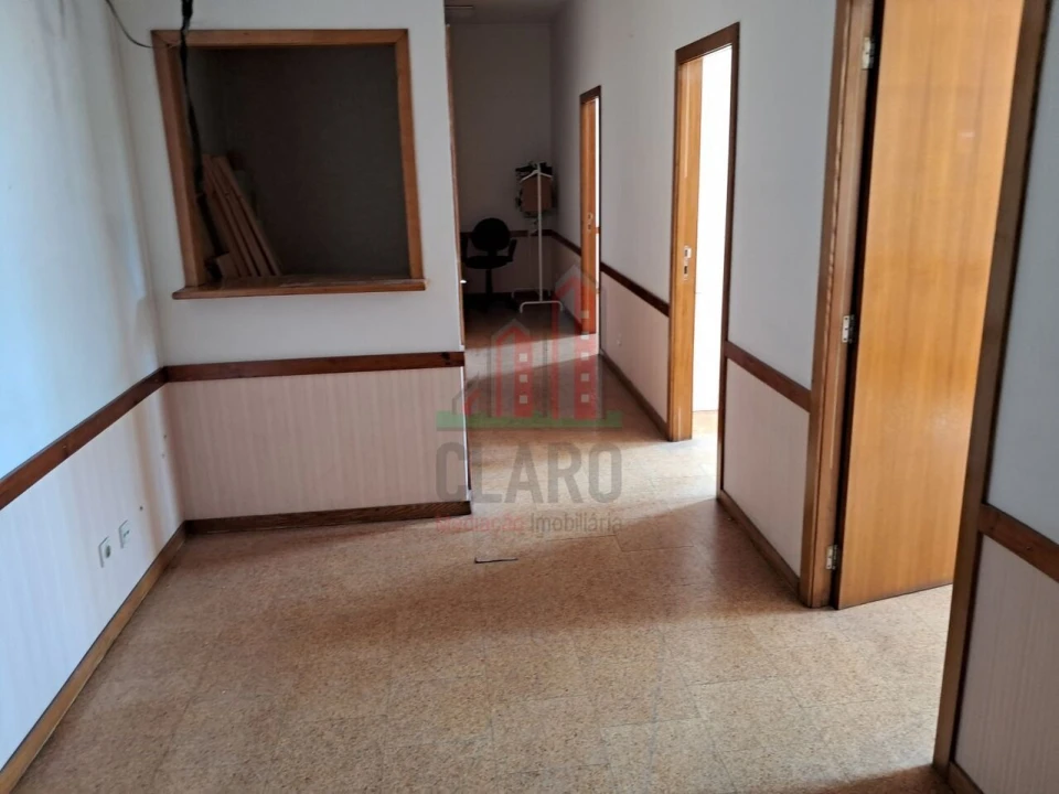 Escritório para Arrendamento em Sé Nova, Santa Cruz, Almedina e São Bartolomeu Foto 1