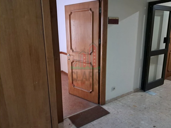 Escritório para Arrendamento em Sé Nova, Santa Cruz, Almedina e São Bartolomeu Foto 28