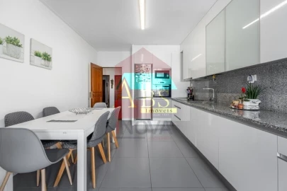 Apartamento T2 para Venda em Vila Verde e Barbudo