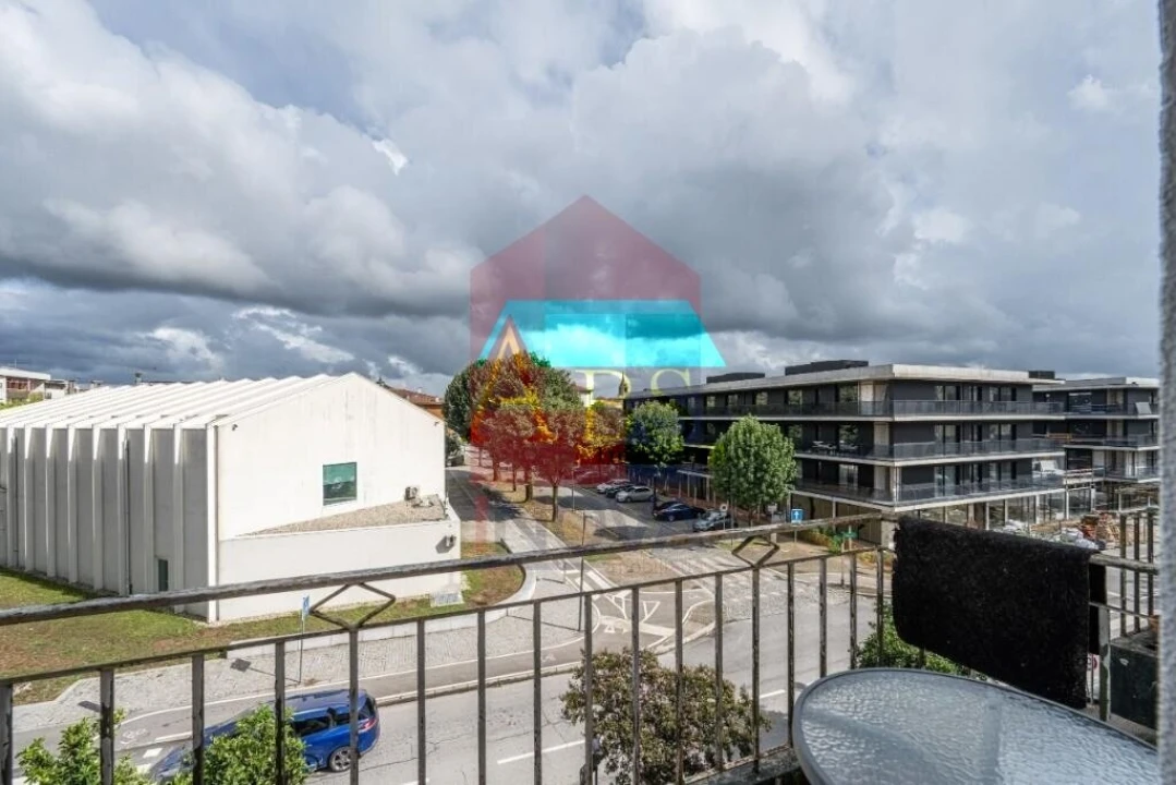 Apartamento T2 para Venda em Vila Verde e Barbudo Foto 3