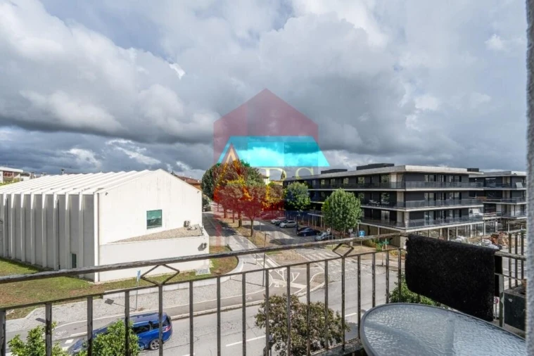 Apartamento T2 para Venda em Vila Verde e Barbudo Foto 3