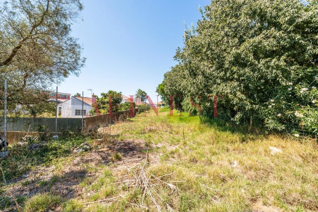 Terreno para Venda em São Domingos de Rana Foto 1