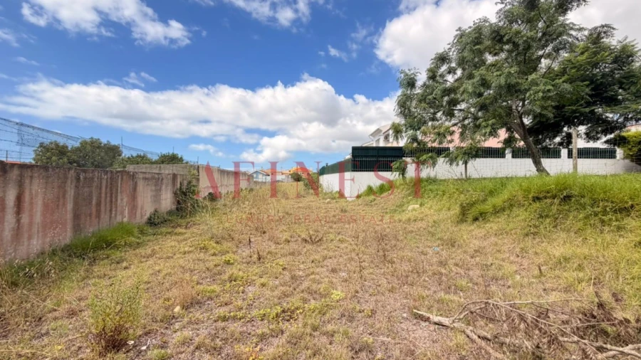 Terreno para Venda em São Domingos de Rana