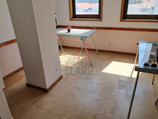 Loja para Arrendamento em Sé Nova, Santa Cruz, Almedina e São Bartolomeu Foto 7