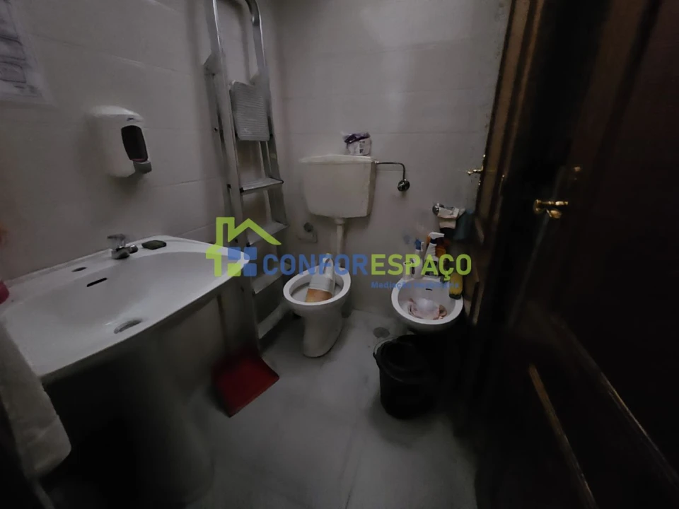 Loja para Arrendamento em Castelo Branco Foto 8