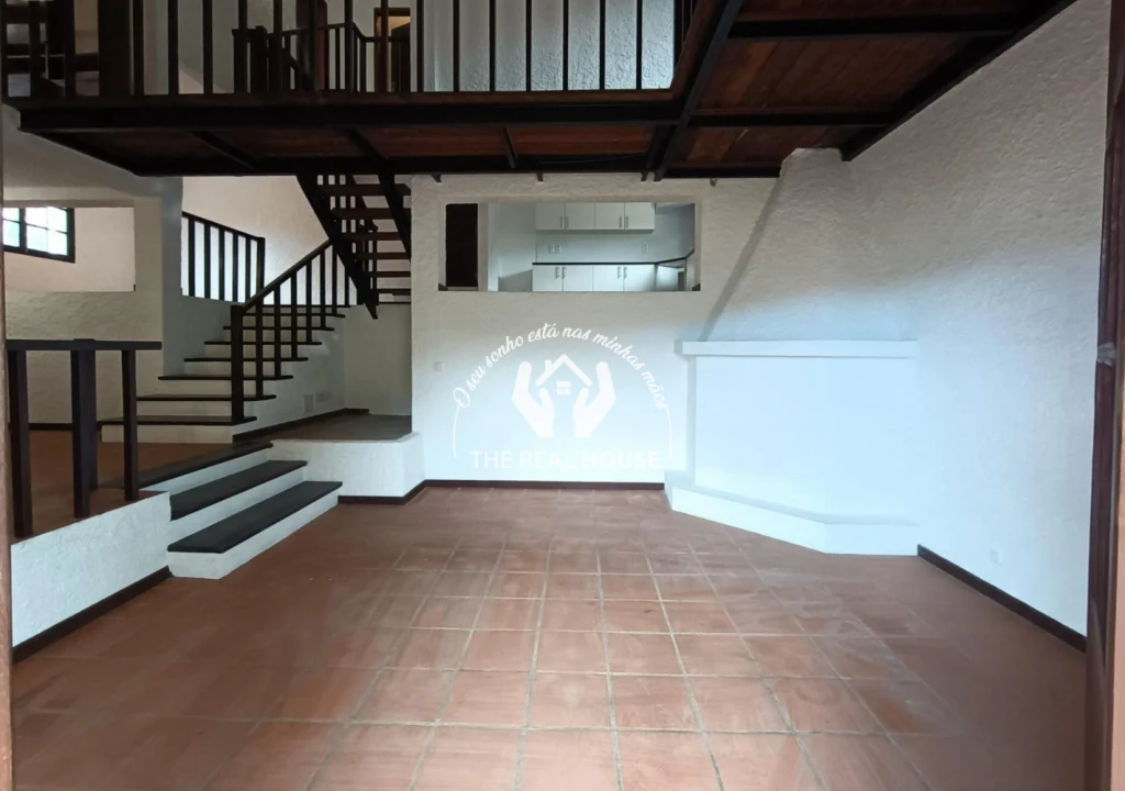 Moradia T2 para Venda em Camacha Foto 7