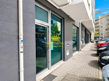 Loja para Arrendamento em Leiria, Pousos, Barreira e Cortes