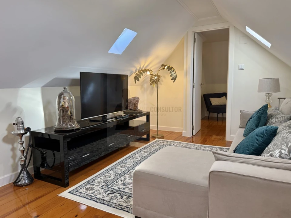 Apartamento T1 para Arrendamento em Colares Foto 9