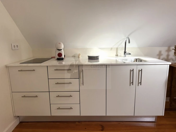 Apartamento T1 para Arrendamento em Colares Foto 4