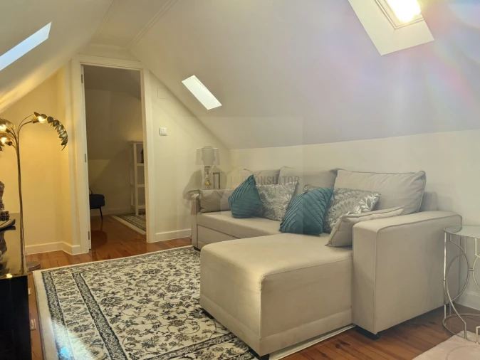 Apartamento T1 para Arrendamento em Colares Foto 8