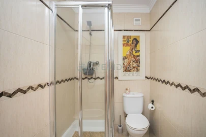 Apartamento T2 para Venda em Baixa da Banheira e Vale da Amoreira