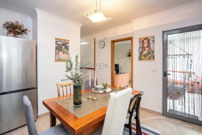 Apartamento T2 para Venda em Baixa da Banheira e Vale da Amoreira