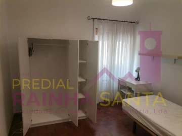 Quarto para Arrendamento em Sé Nova, Santa Cruz, Almedina e São Bartolomeu