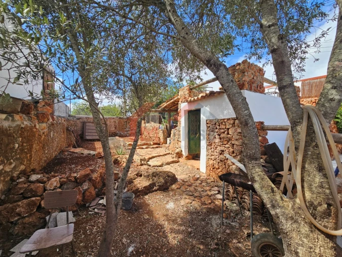 Moradia T2 para Venda em Alte Foto 23