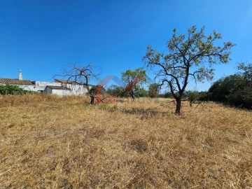 Moradia T5 para Venda em Loule (São Clemente)