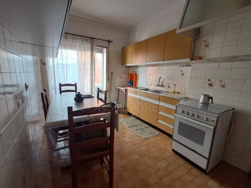 Apartamento T3 para Arrendamento em Nossa Senhora do Pópulo, Coto e São Gregório