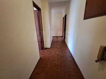 Apartamento T3 para Arrendamento em Nossa Senhora do Pópulo, Coto e São Gregório