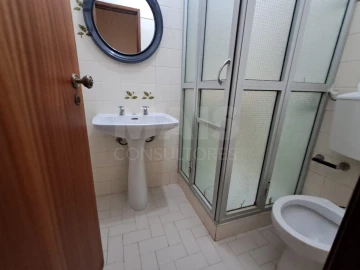 Apartamento T3 para Arrendamento em Nossa Senhora do Pópulo, Coto e São Gregório