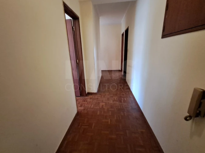 Apartamento T3 para Arrendamento em Nossa Senhora do Pópulo, Coto e São Gregório Foto 4