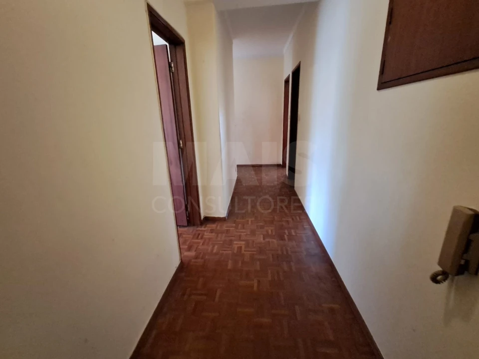 Apartamento T3 para Arrendamento em Nossa Senhora do Pópulo, Coto e São Gregório Foto 4
