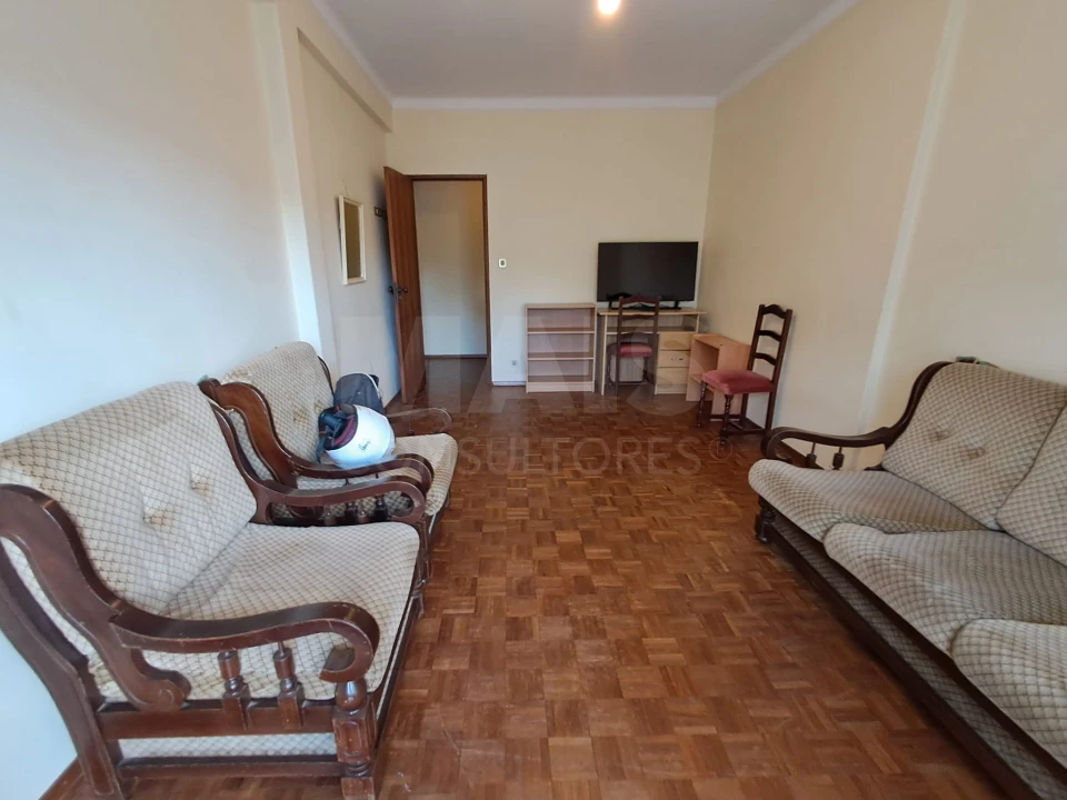 Apartamento T3 para Arrendamento em Nossa Senhora do Pópulo, Coto e São Gregório Foto 2