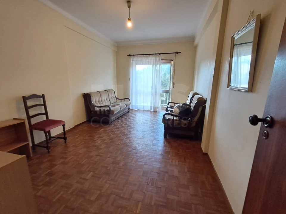 Apartamento T3 para Arrendamento em Nossa Senhora do Pópulo, Coto e São Gregório Foto 1