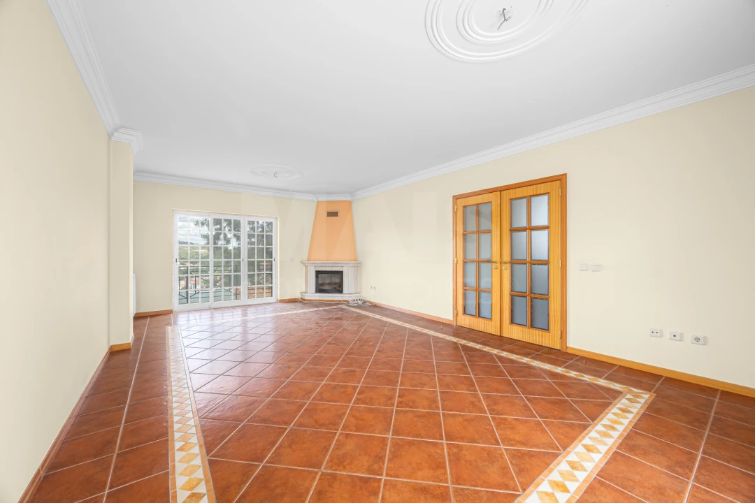 Moradia T4 para Venda em Alenquer (Santo Estêvão e Triana) Foto 3