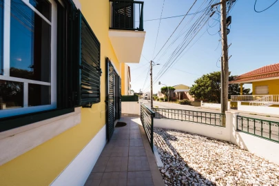 Moradia para Venda em A dos Cunhados e Maceira