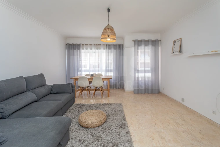 Apartamento T2 para Venda em Agualva e Mira-Sintra Foto 12