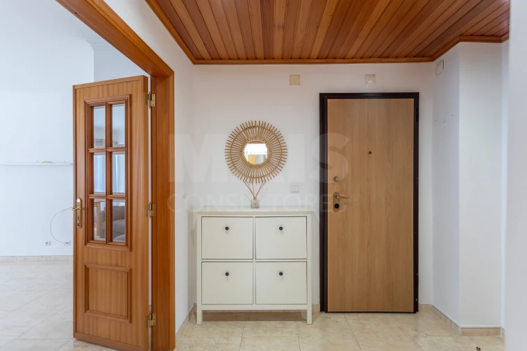Apartamento T2 para Venda em Agualva e Mira-Sintra Foto 7