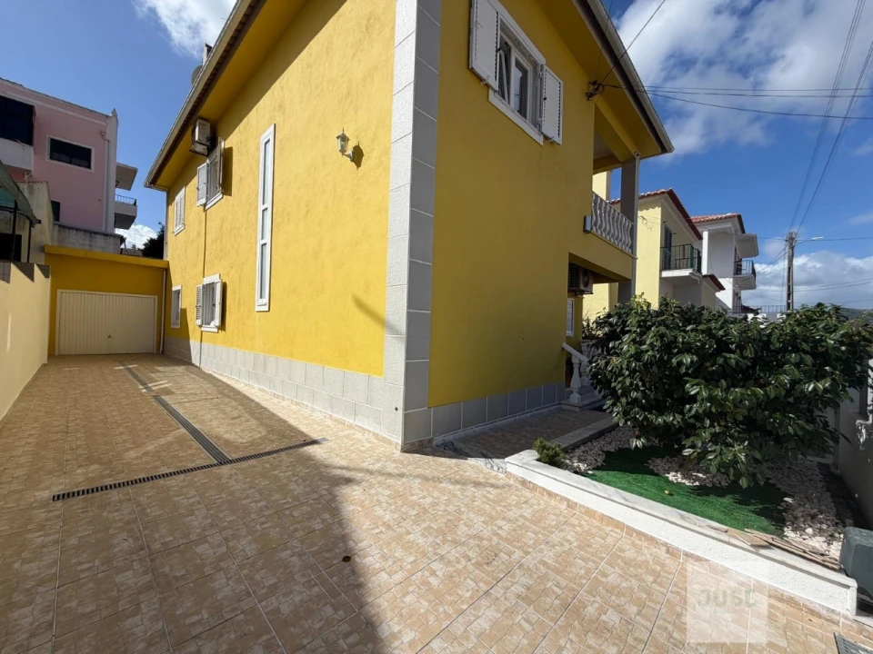 Moradia T5 para Venda em Loures Foto 4