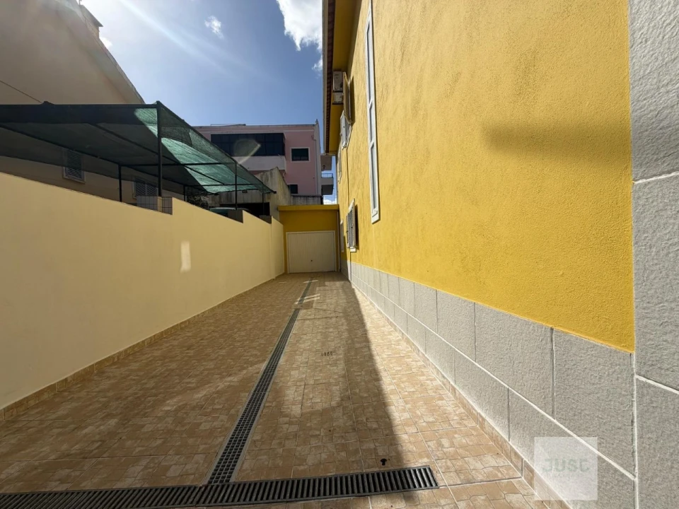 Moradia T5 para Venda em Loures Foto 8