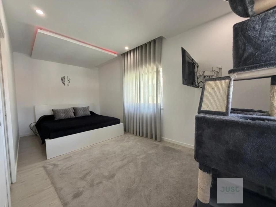 Moradia T5 para Venda em Loures Foto 30