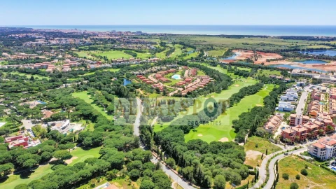 Moradia T4 para Venda em Quarteira